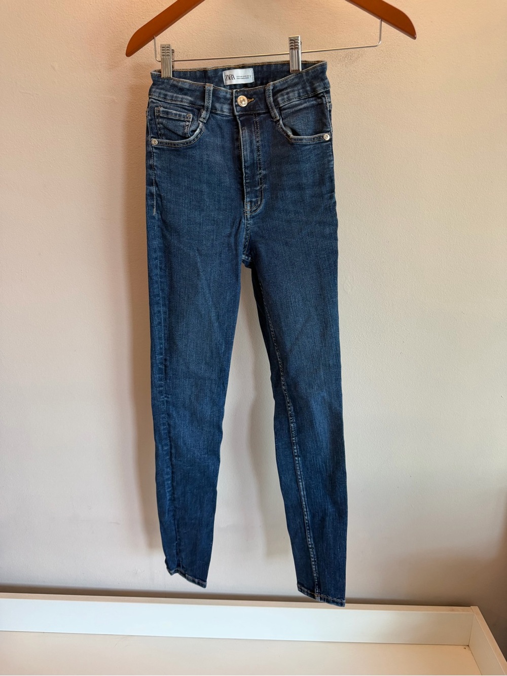 Zara Women's Dark Blue Skinny Jeans size 4